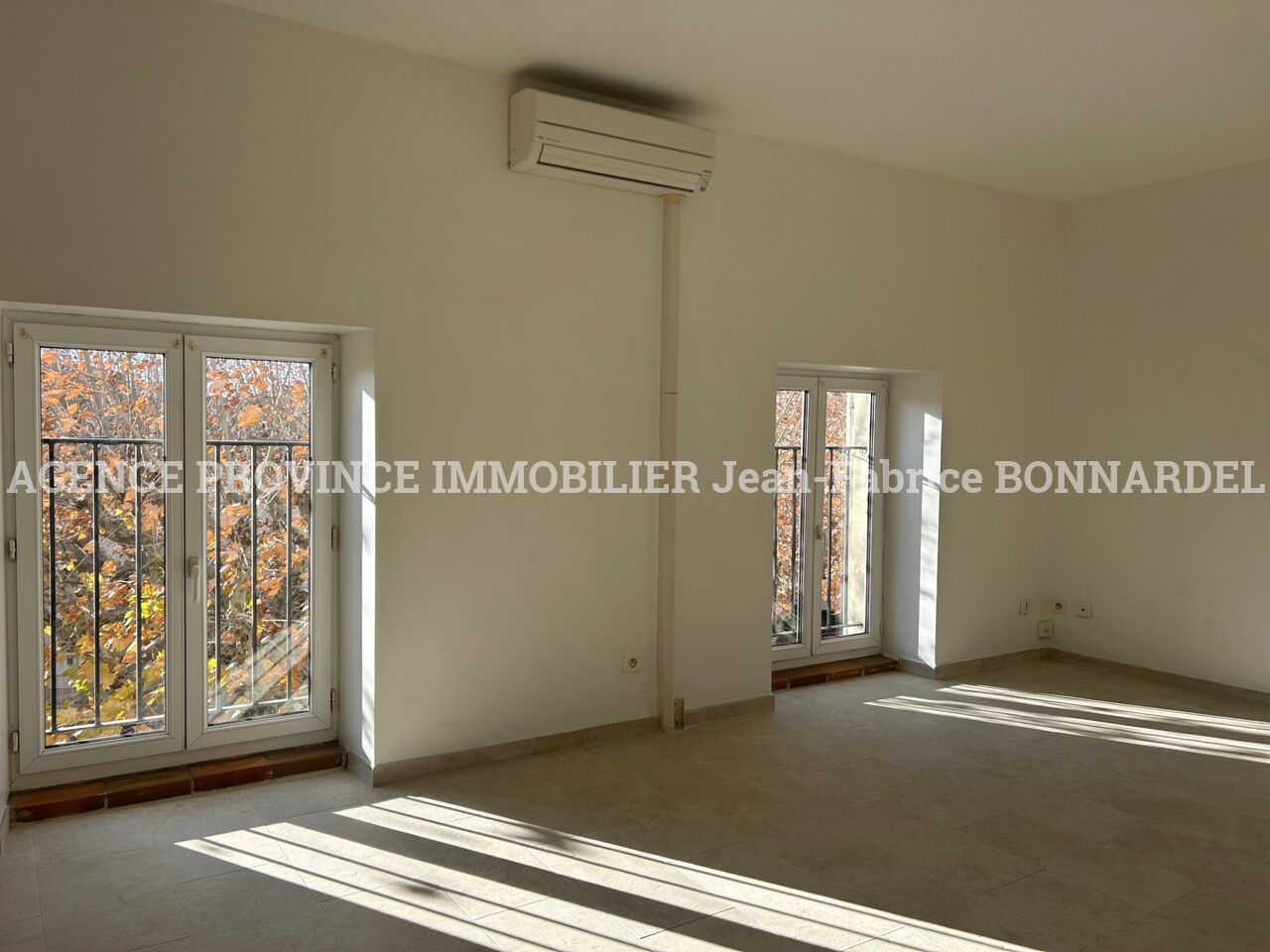 Appartement 3 pièces - 60m² - VALREAS