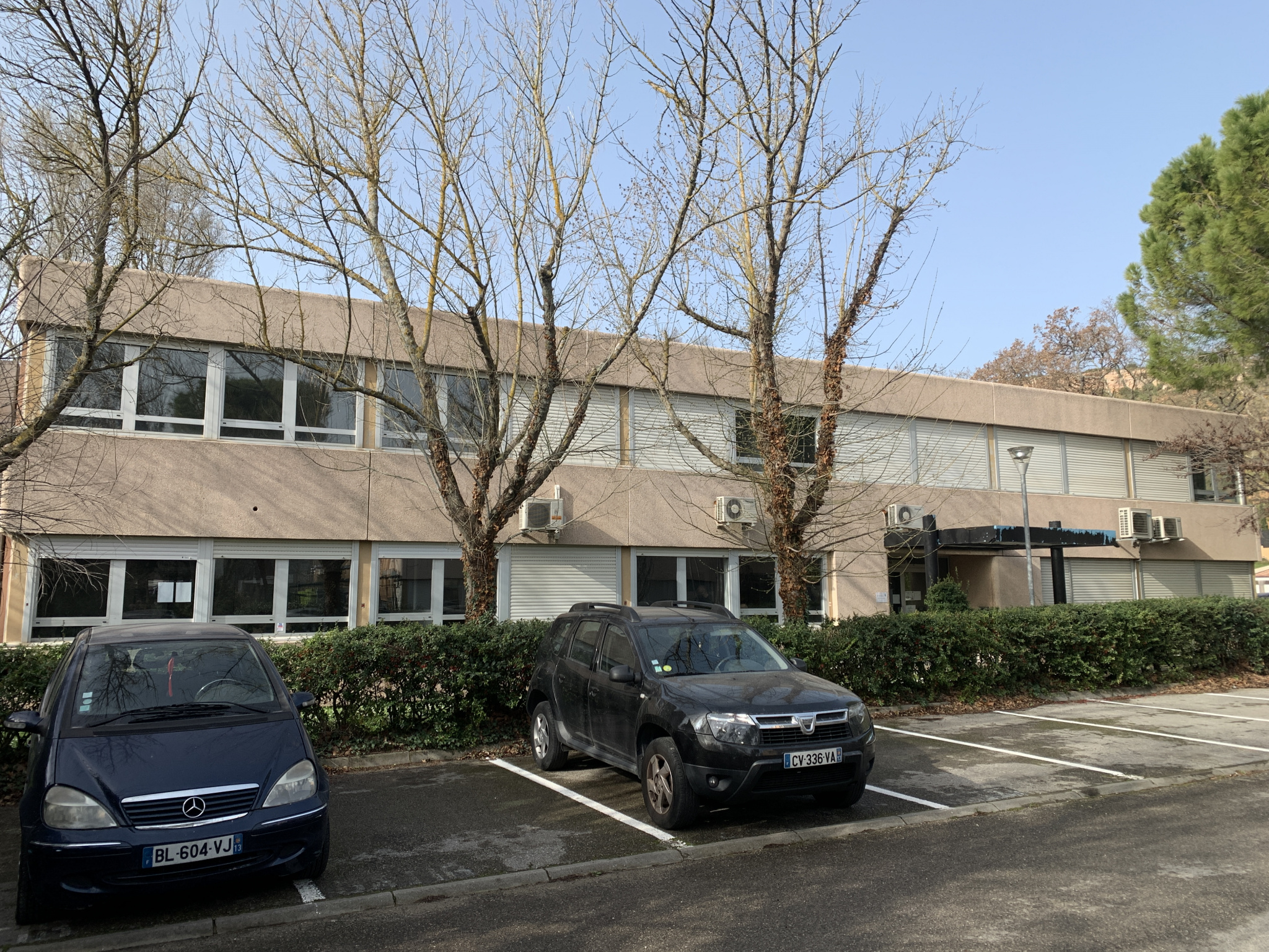 Local Professionnel  - 430m² - VITROLLES