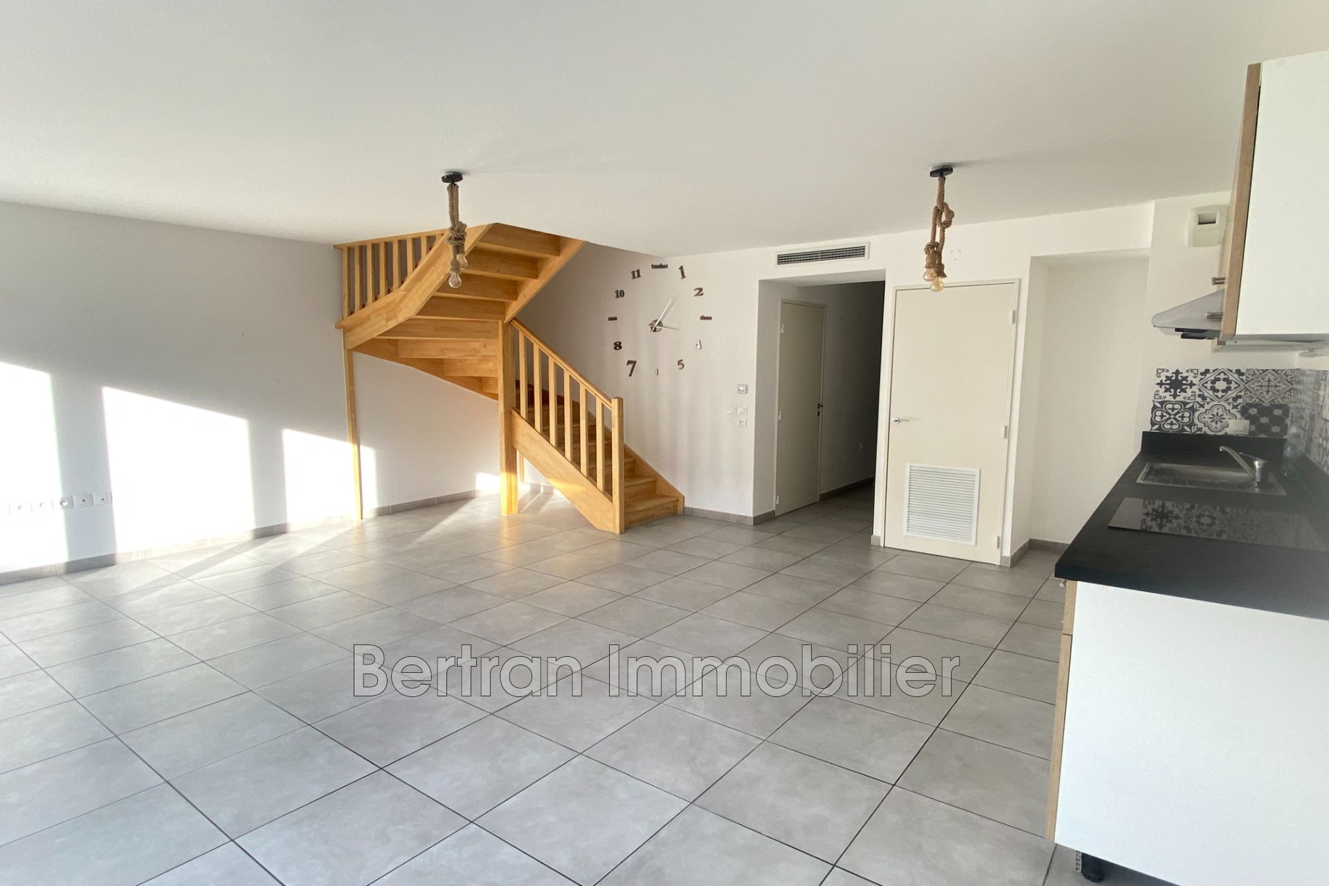 Maison 5 pièces - 90m² - PEZILLA LA RIVIERE