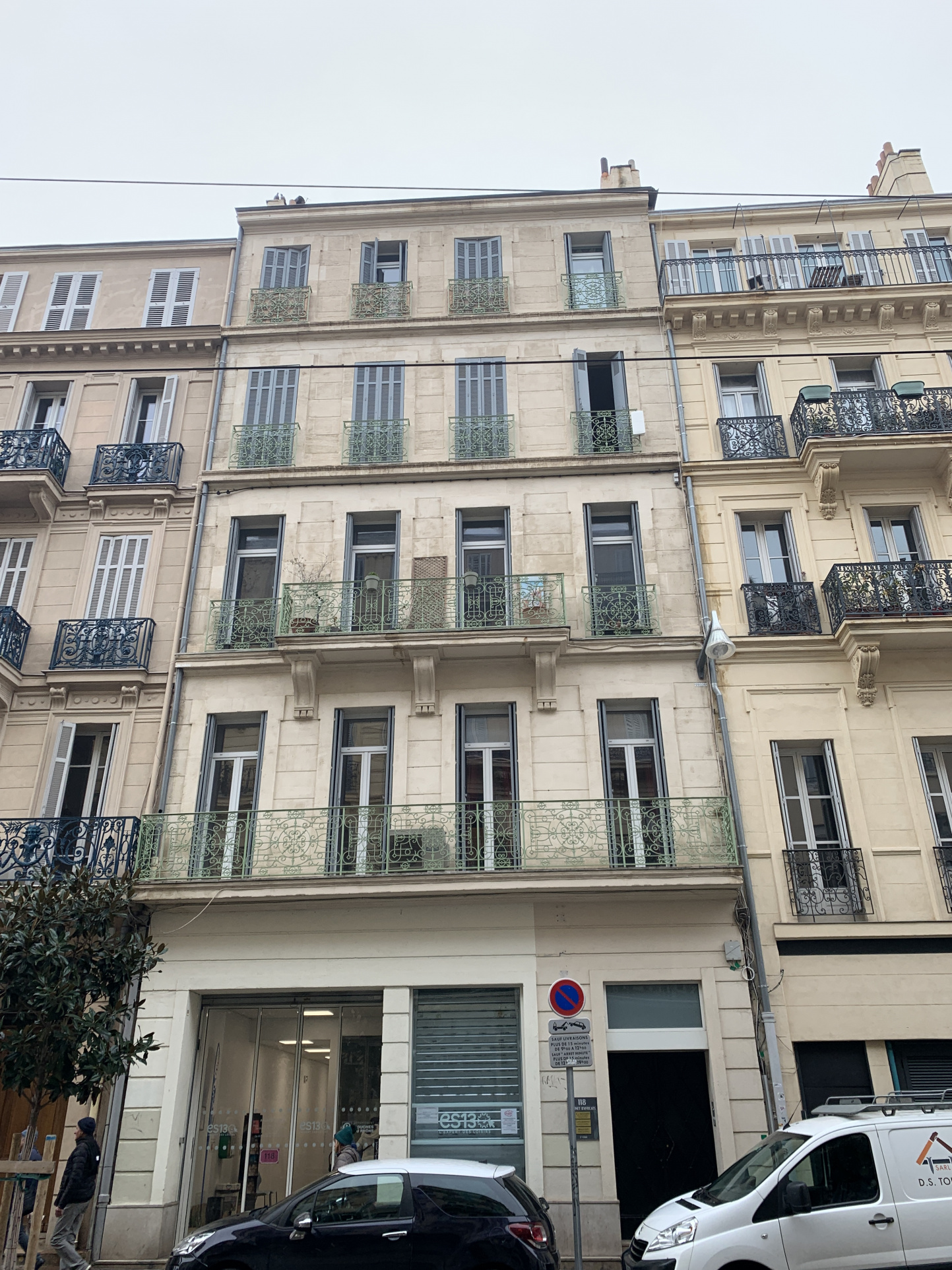 Local Professionnel  - 125m² - MARSEILLE  - 6ème