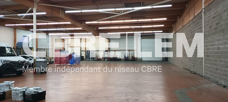 Local industriel  - 1 100m² - HARFLEUR