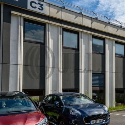 Local industriel  - 597m² - CERGY