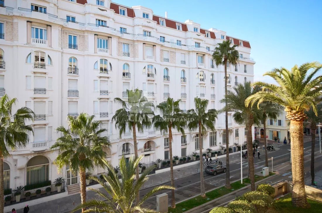 Appartement 2 pièces - 64m² - CANNES