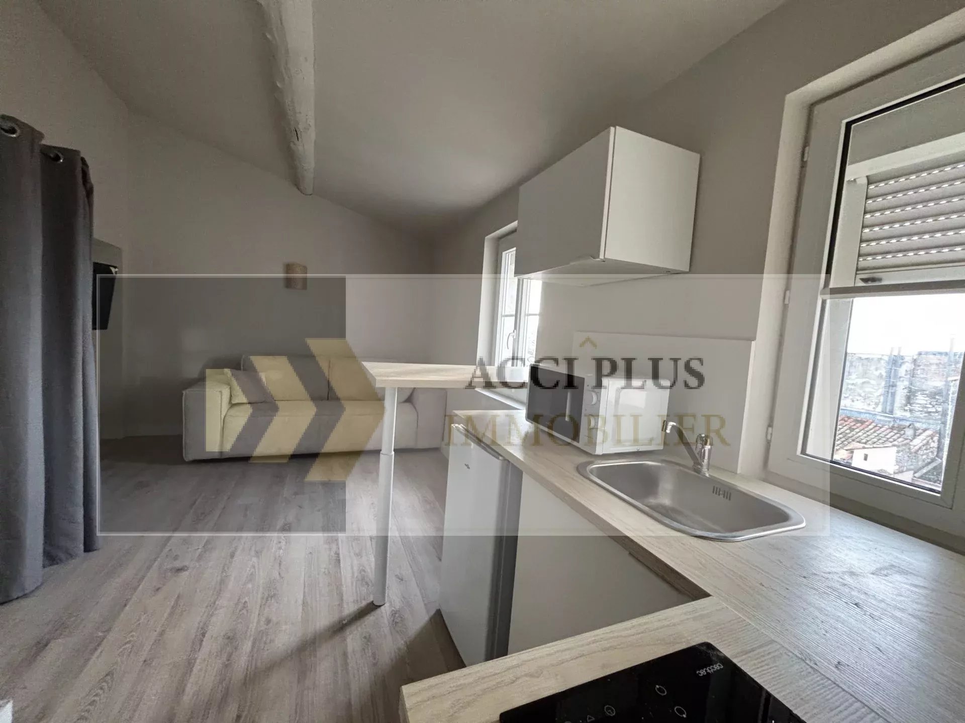 Appartement 1 pièce - 15m² - NIMES