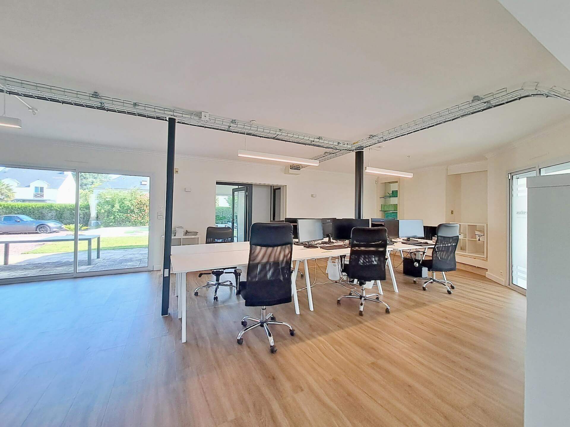 Local Professionnel  - 364m² - SAUTRON