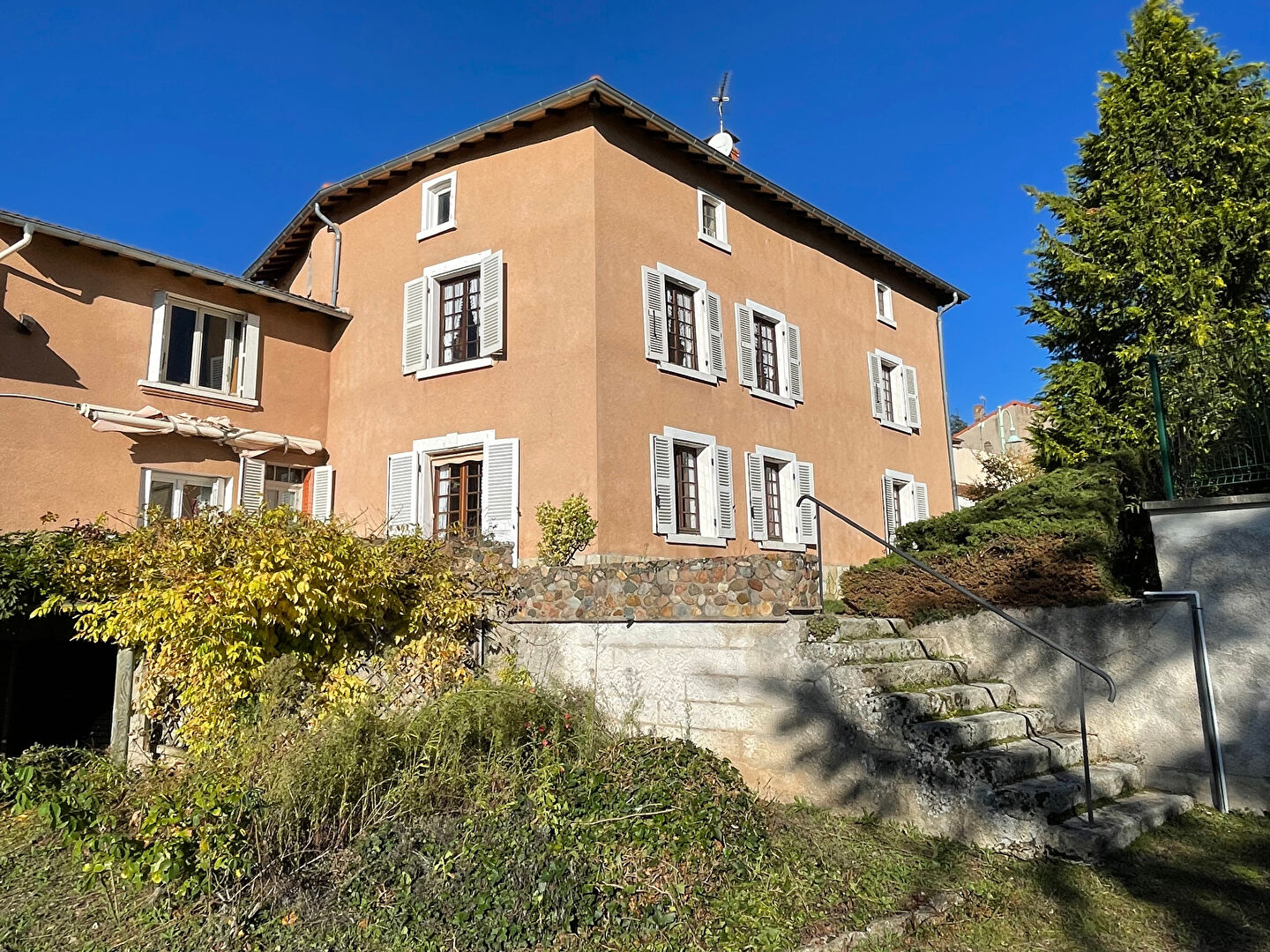 Maison 9 pièces - 250m²