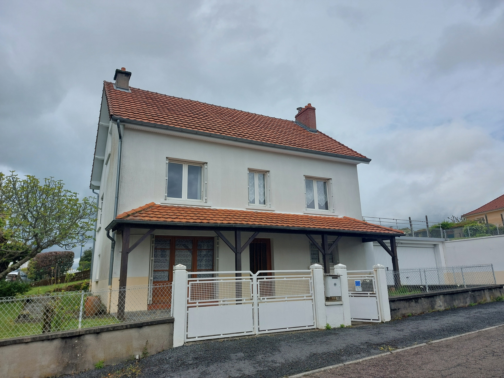 Maison 6 pièces - 150m² - ST YRIEIX LA PERCHE