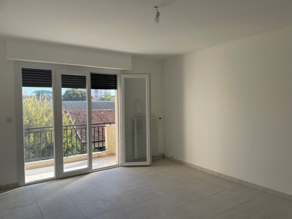 Appartement 3 pièces - 75m² - NIMES