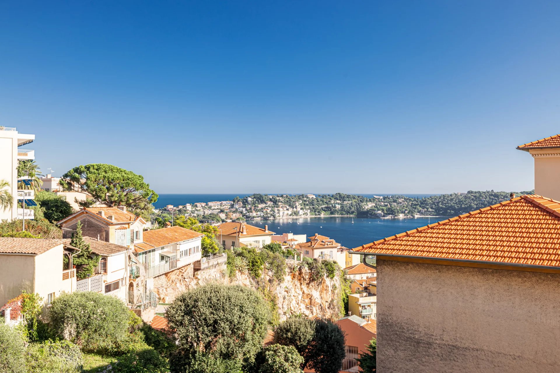 Appartement 2 pièces - 41m² - VILLEFRANCHE SUR MER