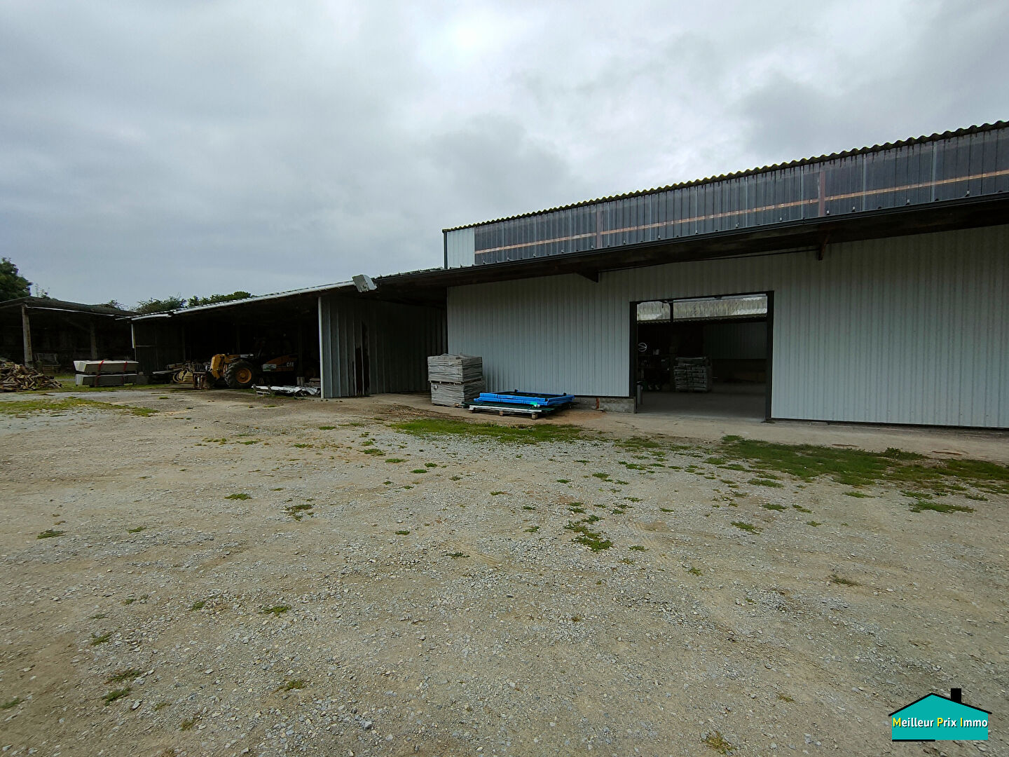 Local industriel  - 300m² - STE PAZANNE