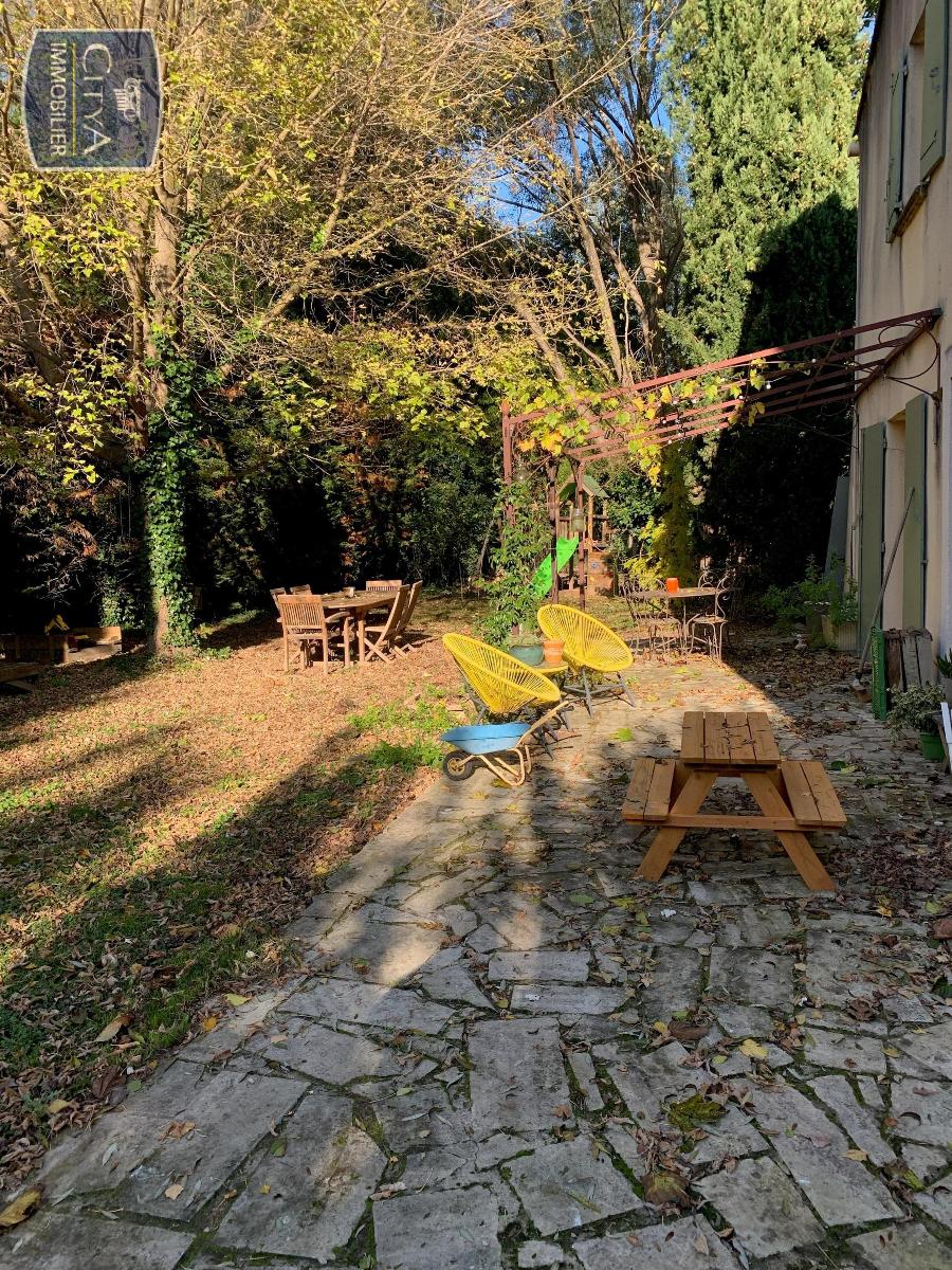 Maison 4 pièces - 98m² - ENTRAIGUES SUR LA SORGUE