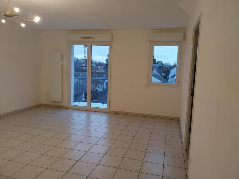 Appartement 3 pièces - 84m² - ST JEAN DE BRAYE