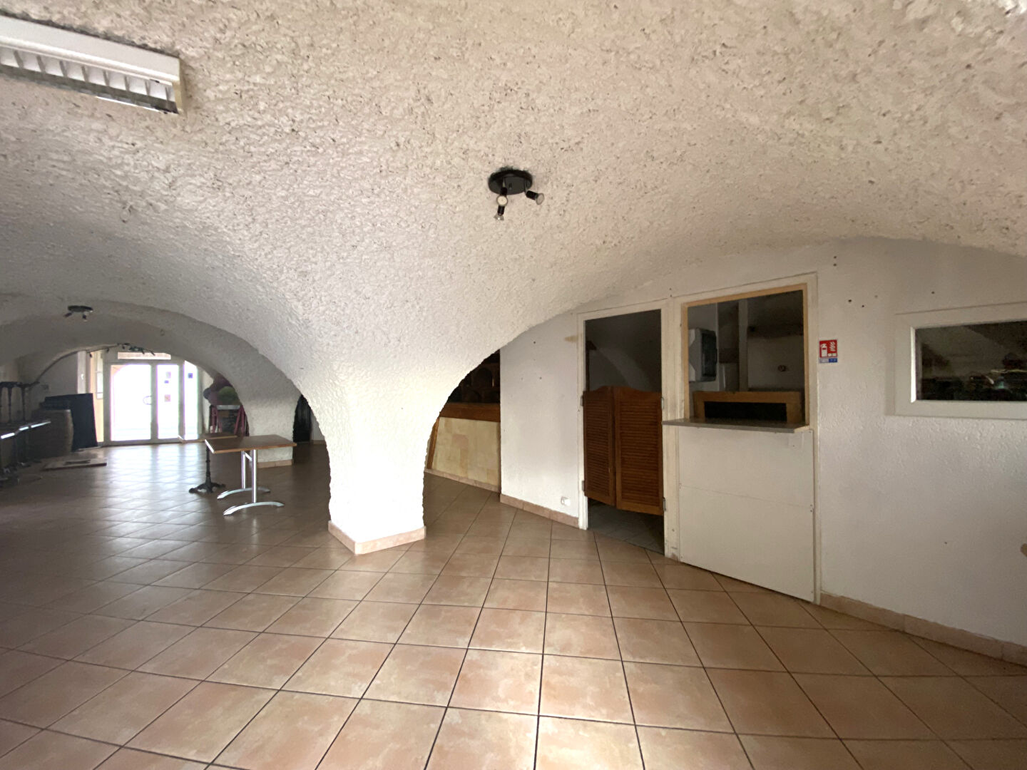 Local commercial  - 120m² - VEYNES