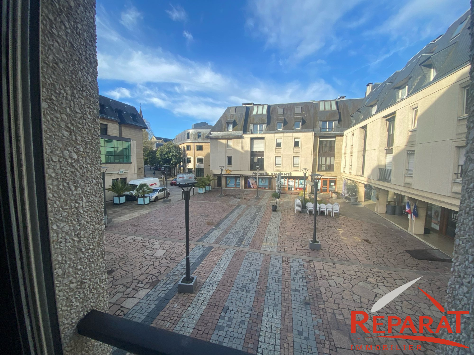 Local Professionnel  - 88m² - BRIVE LA GAILLARDE