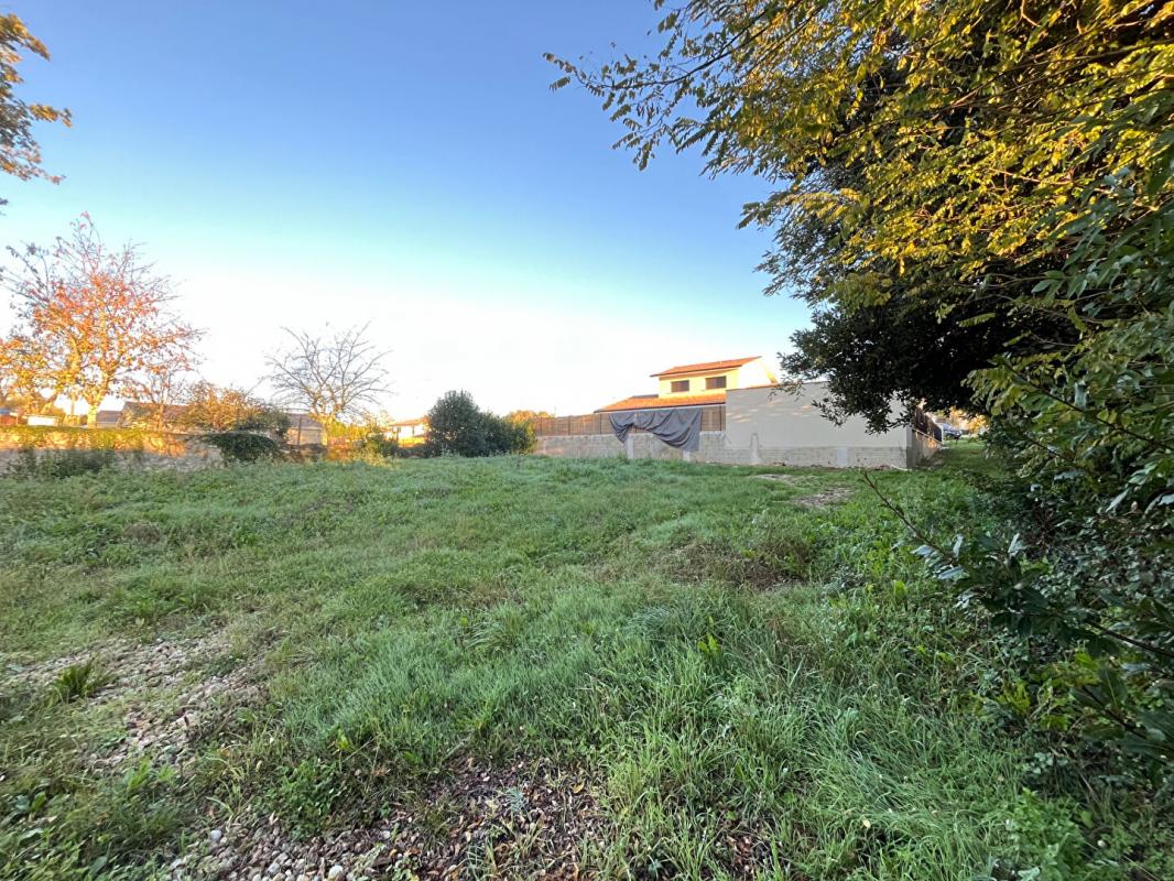 Terrain  - 921m² - ST ANDRE DE CUBZAC