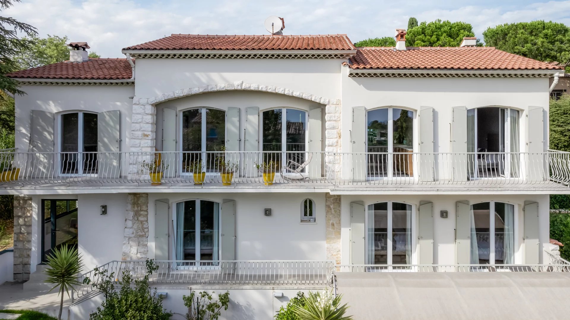 Maison 8 pièces - 258m² - LA ROQUETTE SUR SIAGNE