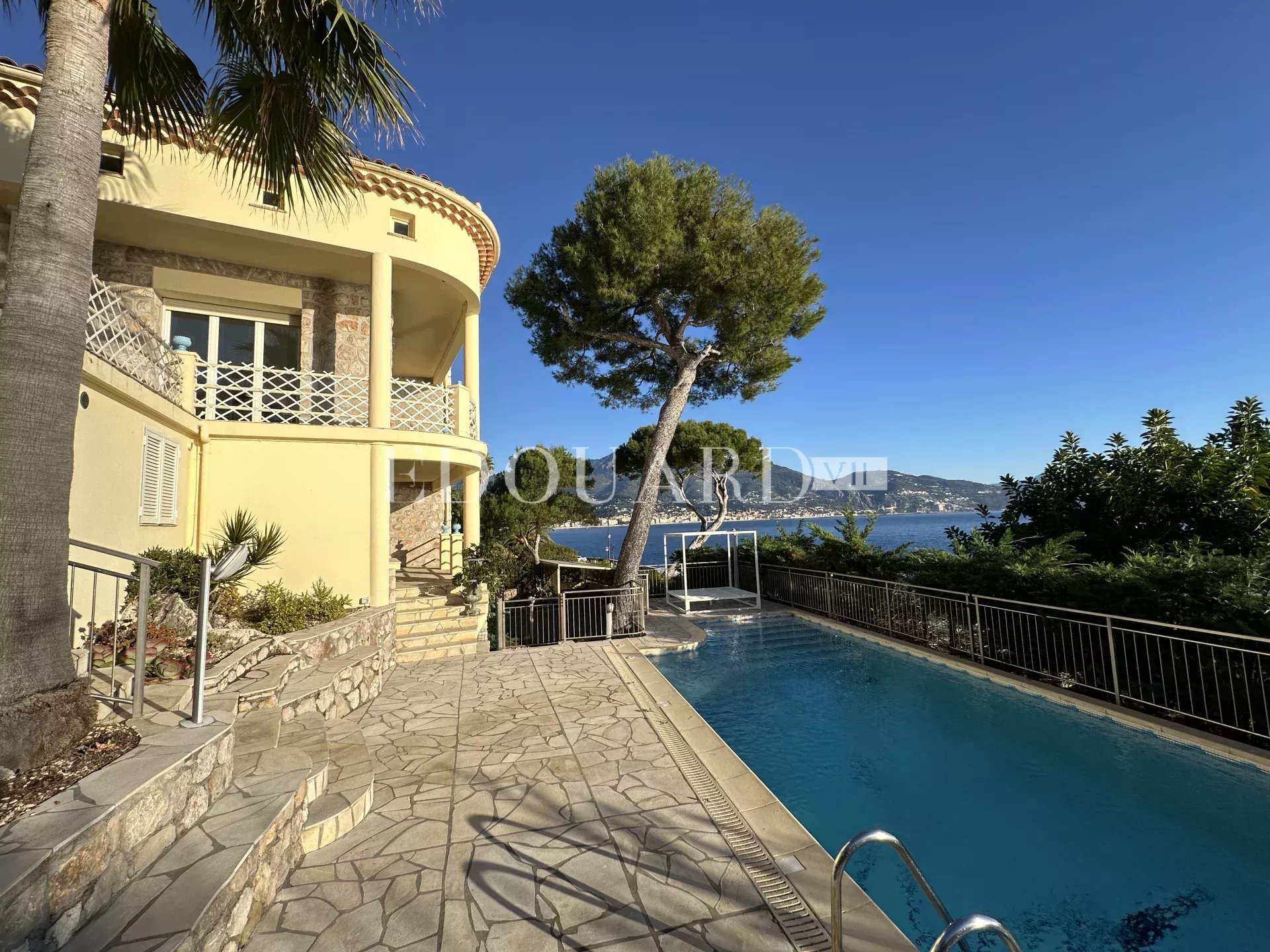 Maison  - 226m² - ROQUEBRUNE CAP MARTIN