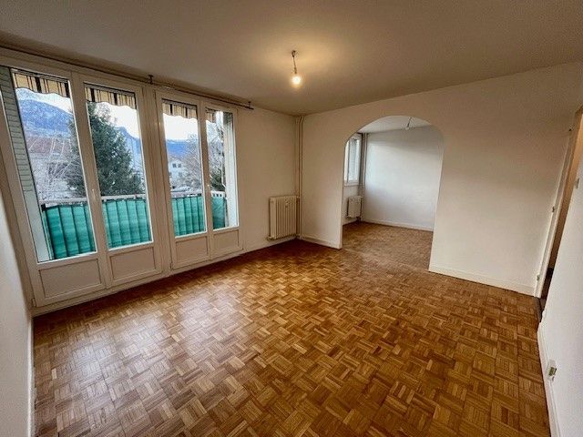 Appartement 3 pièces - 69m² - ST MARTIN D HERES