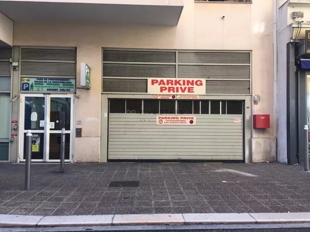 Parking  - NICE