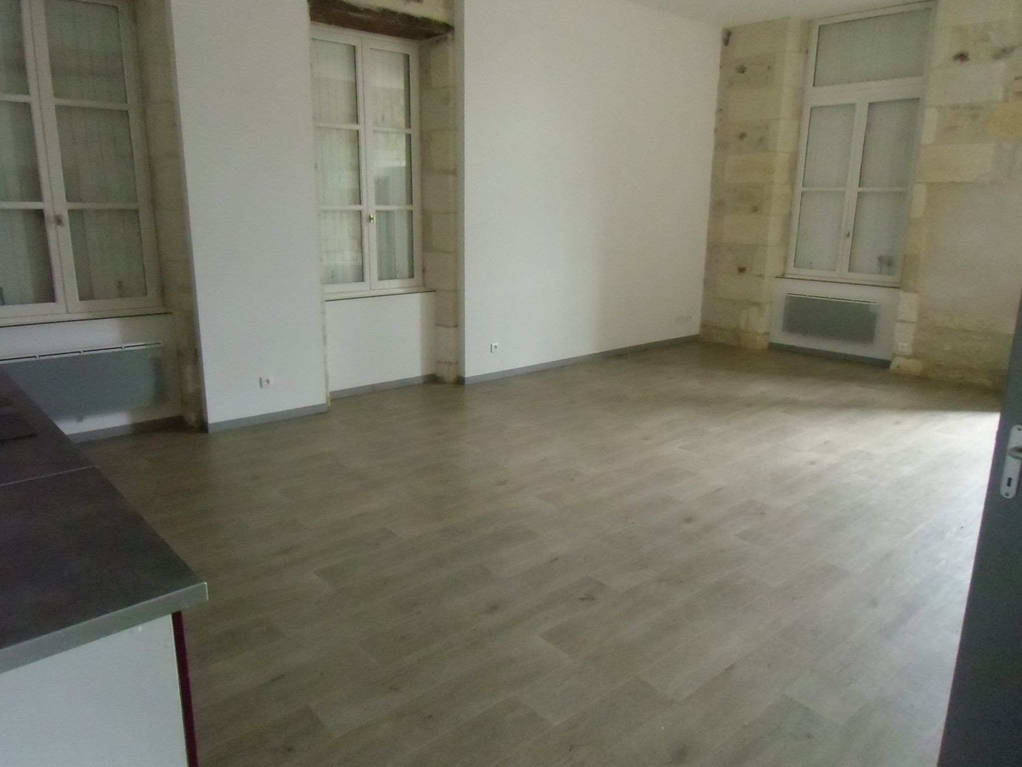 Appartement 2 pièces - 64m² - LA ROCHE CHALAIS