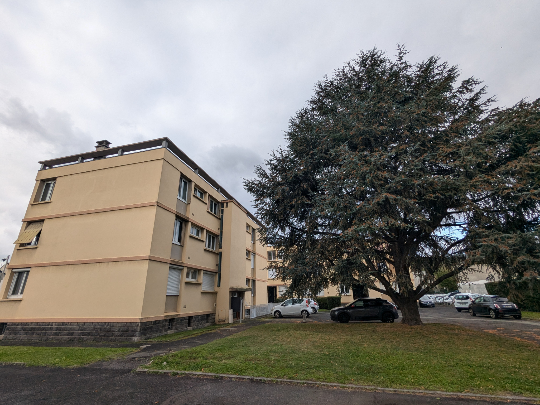 Appartement 3 pièces - 69m² - CLERMONT FERRAND