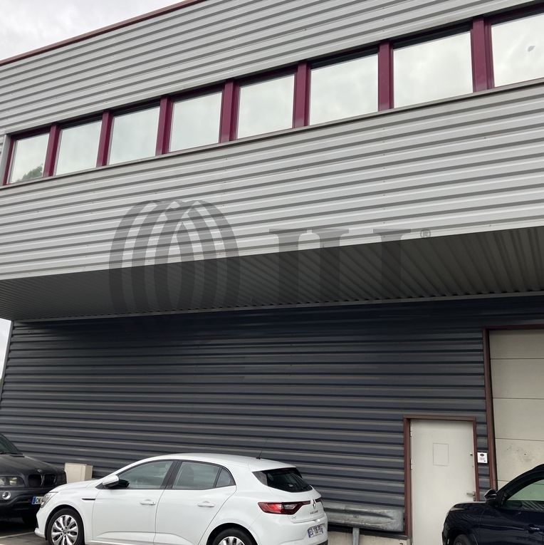 Local industriel  - 286m² - ST OUEN L AUMONE