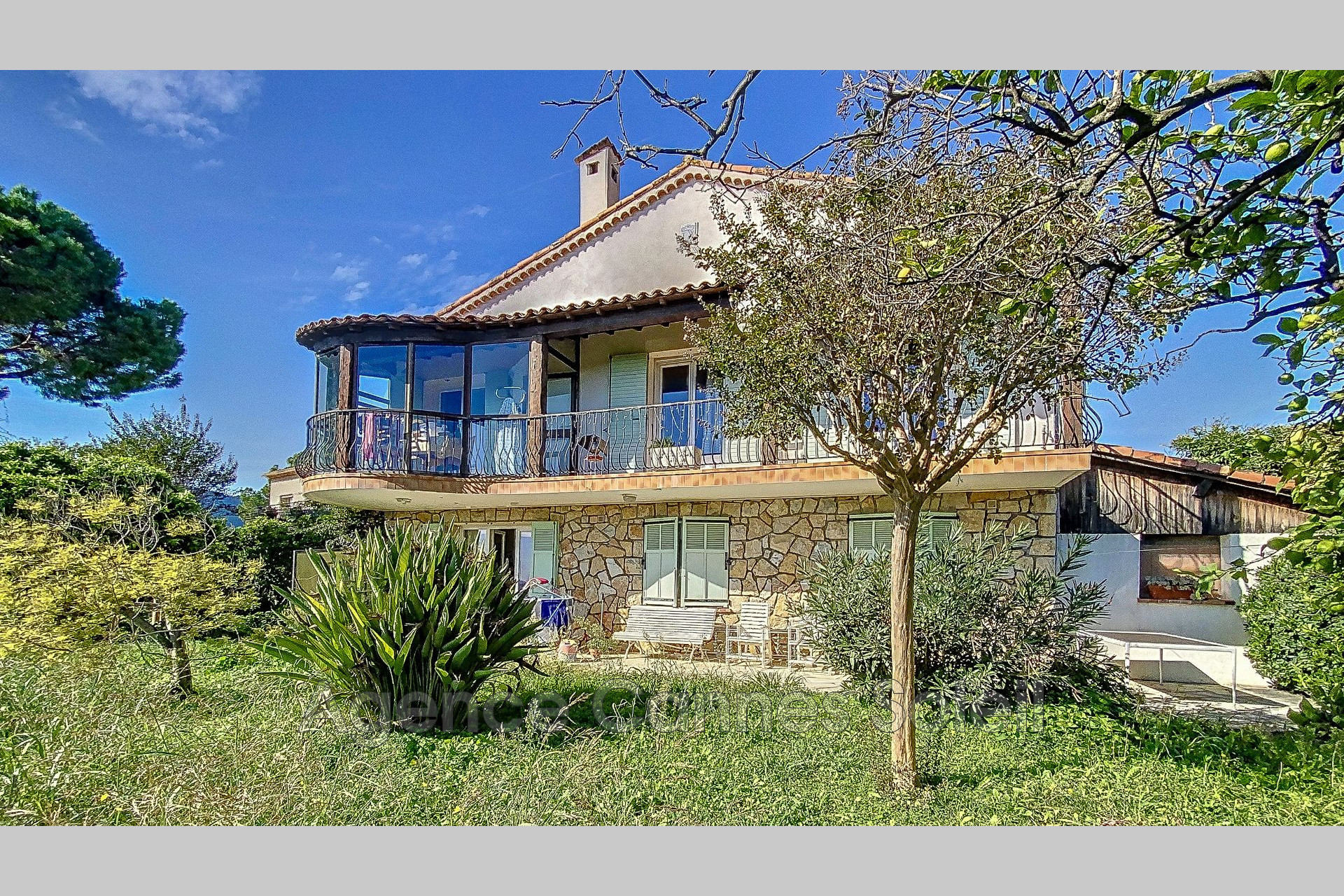 Maison 6 pièces - 150m² - LA ROQUETTE SUR SIAGNE