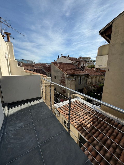 Appartement 2 pièces - 30m² - MARSEILLE  - 10ème