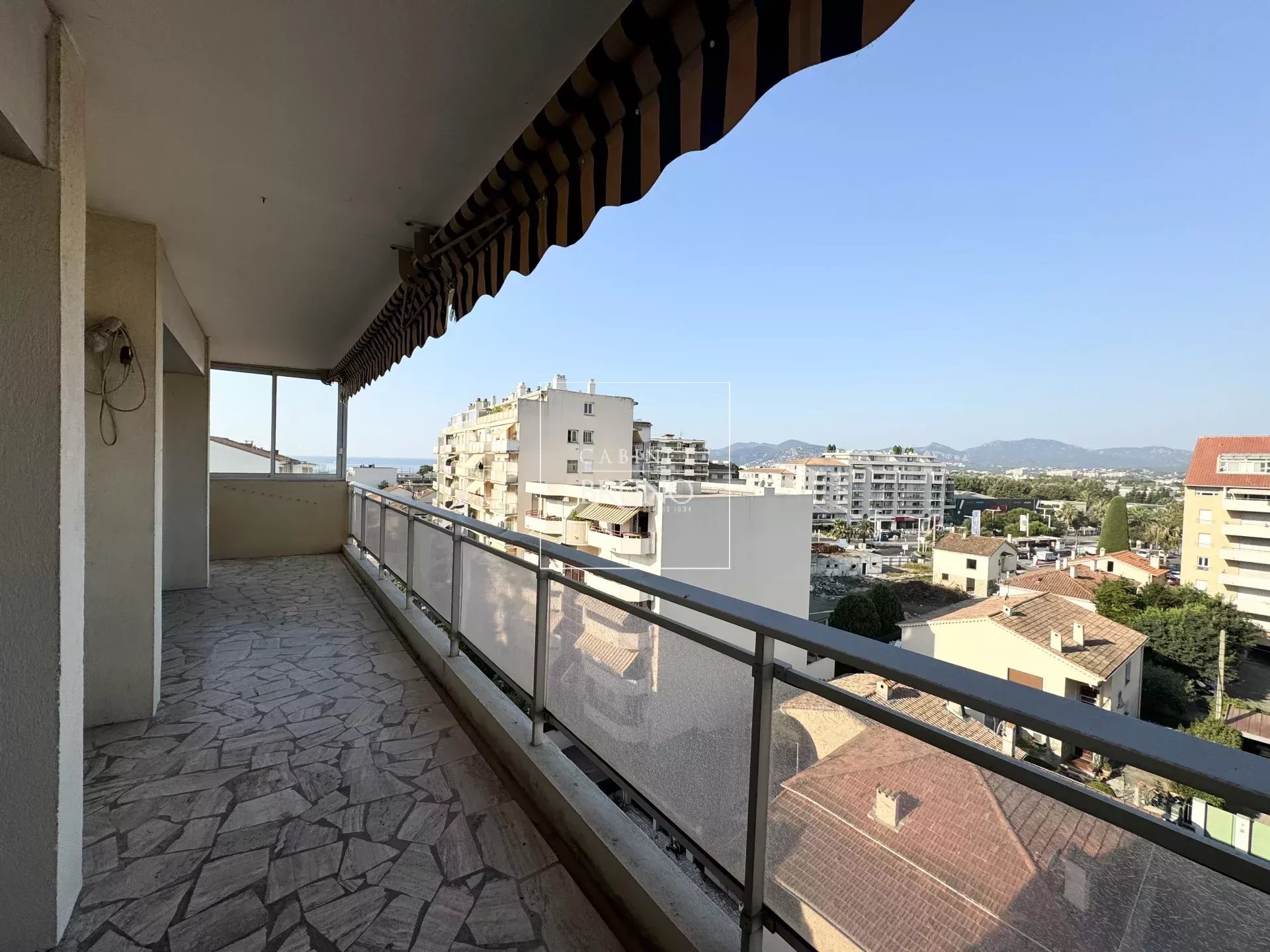 Appartement 2 pièces - 52m² - CANNES