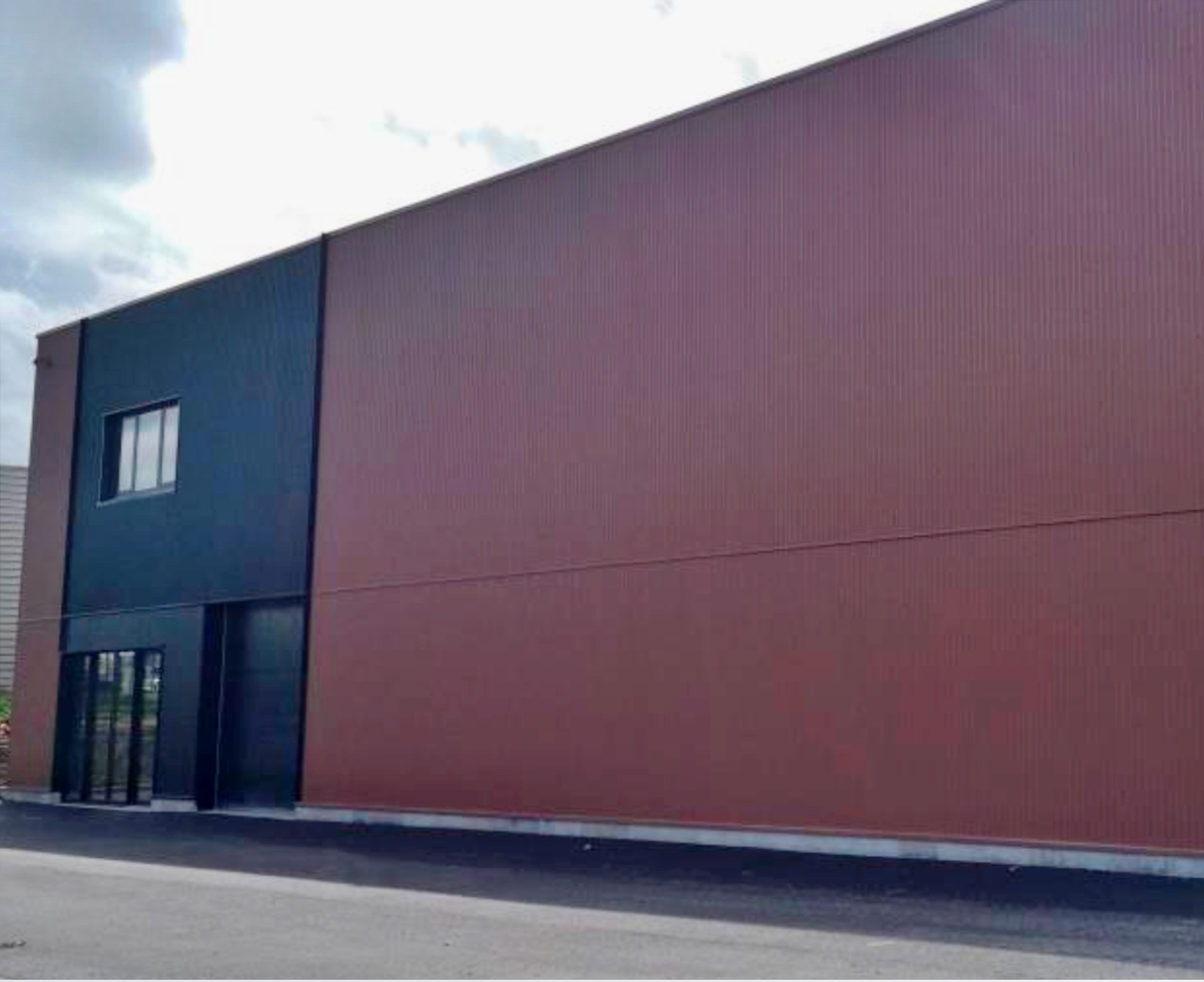 Local industriel  - 217m² - LE BIGNON