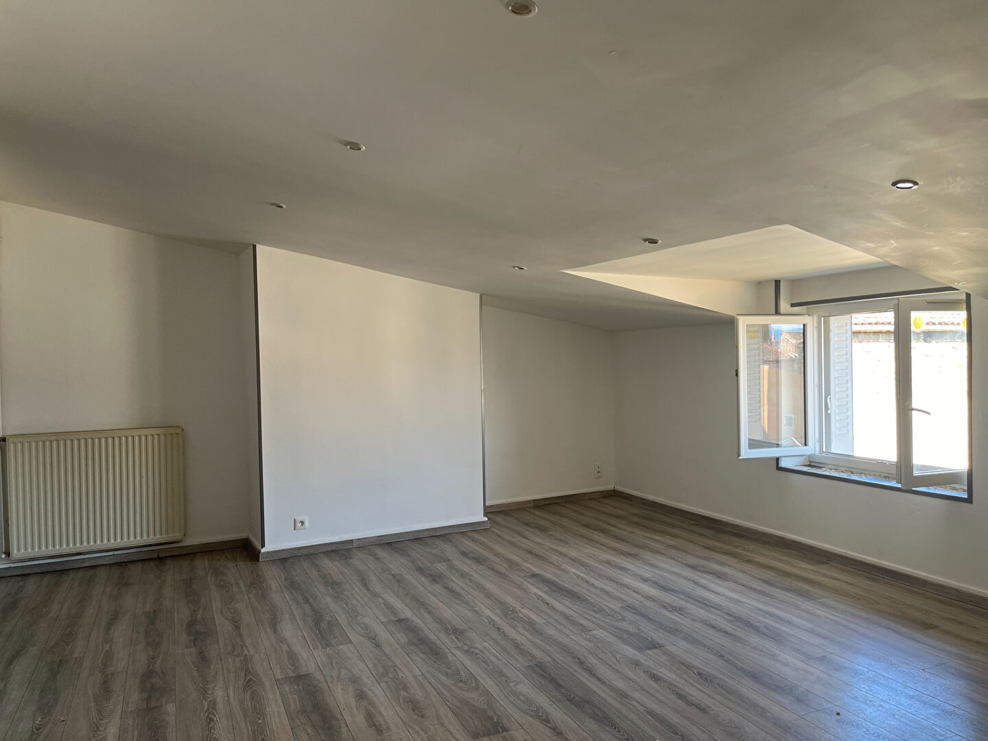 Appartement 3 pièces - 65m² - COURPIERE