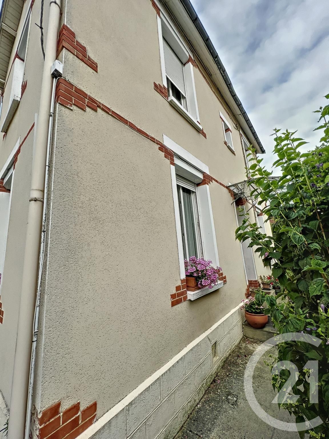 Maison 3 pièces - 71m² - STE SAVINE