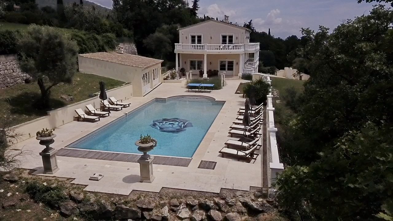 Maison 12 pièces - 385m² - TOURRETTES SUR LOUP