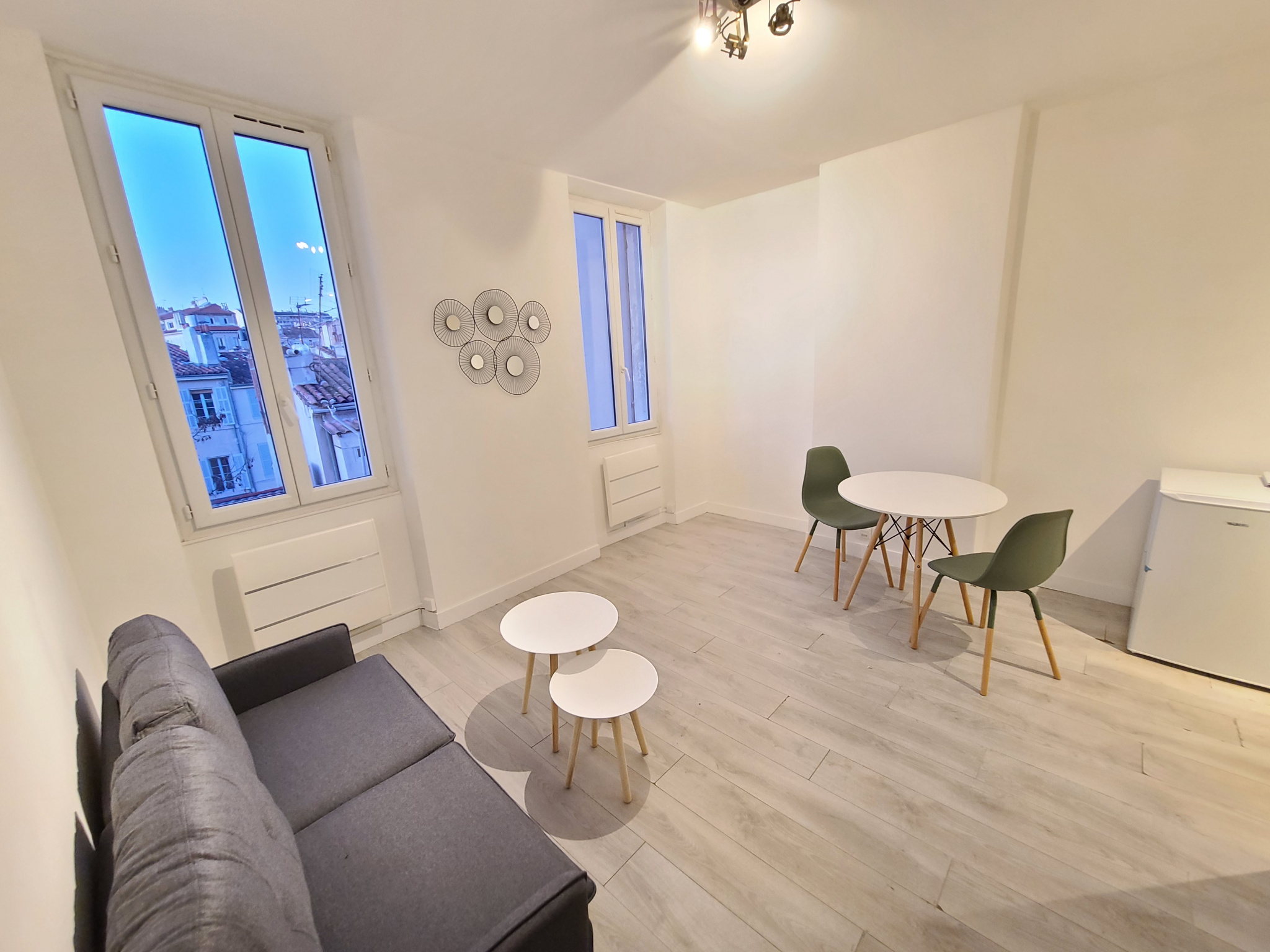 Appartement 2 pièces - 27m² - MARSEILLE  - 1er