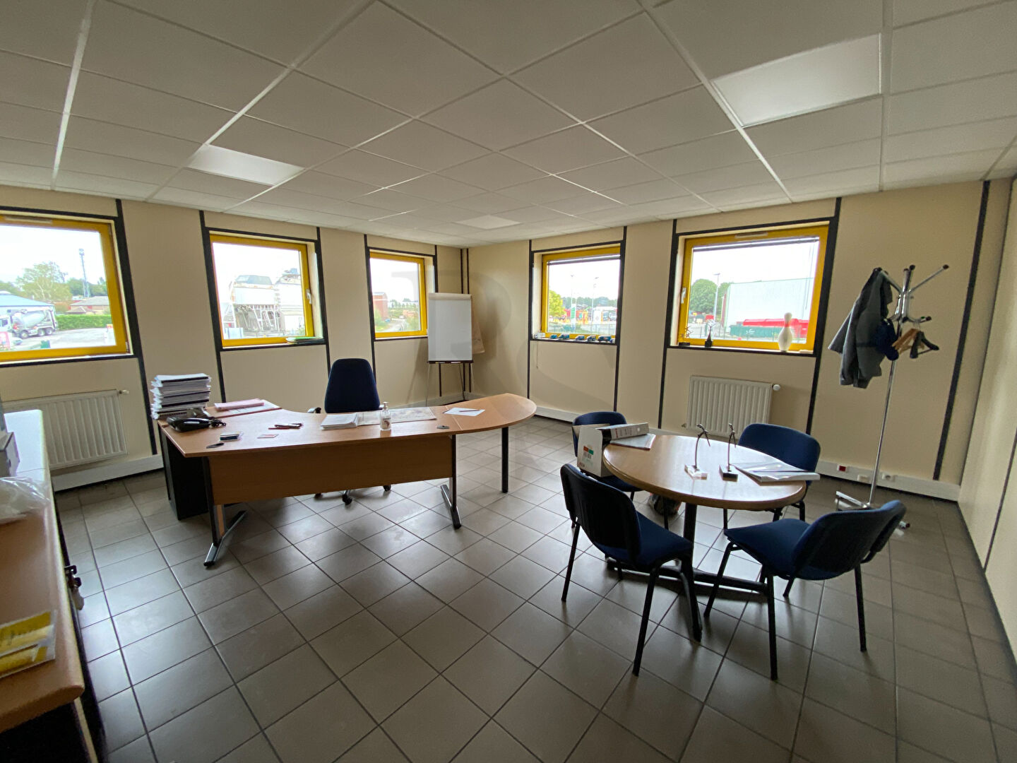 Local Professionnel  - 423m²