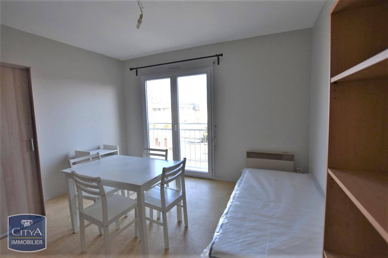 Appartement 1 pièce - 21m² - ST LAURENT SUR SEVRE