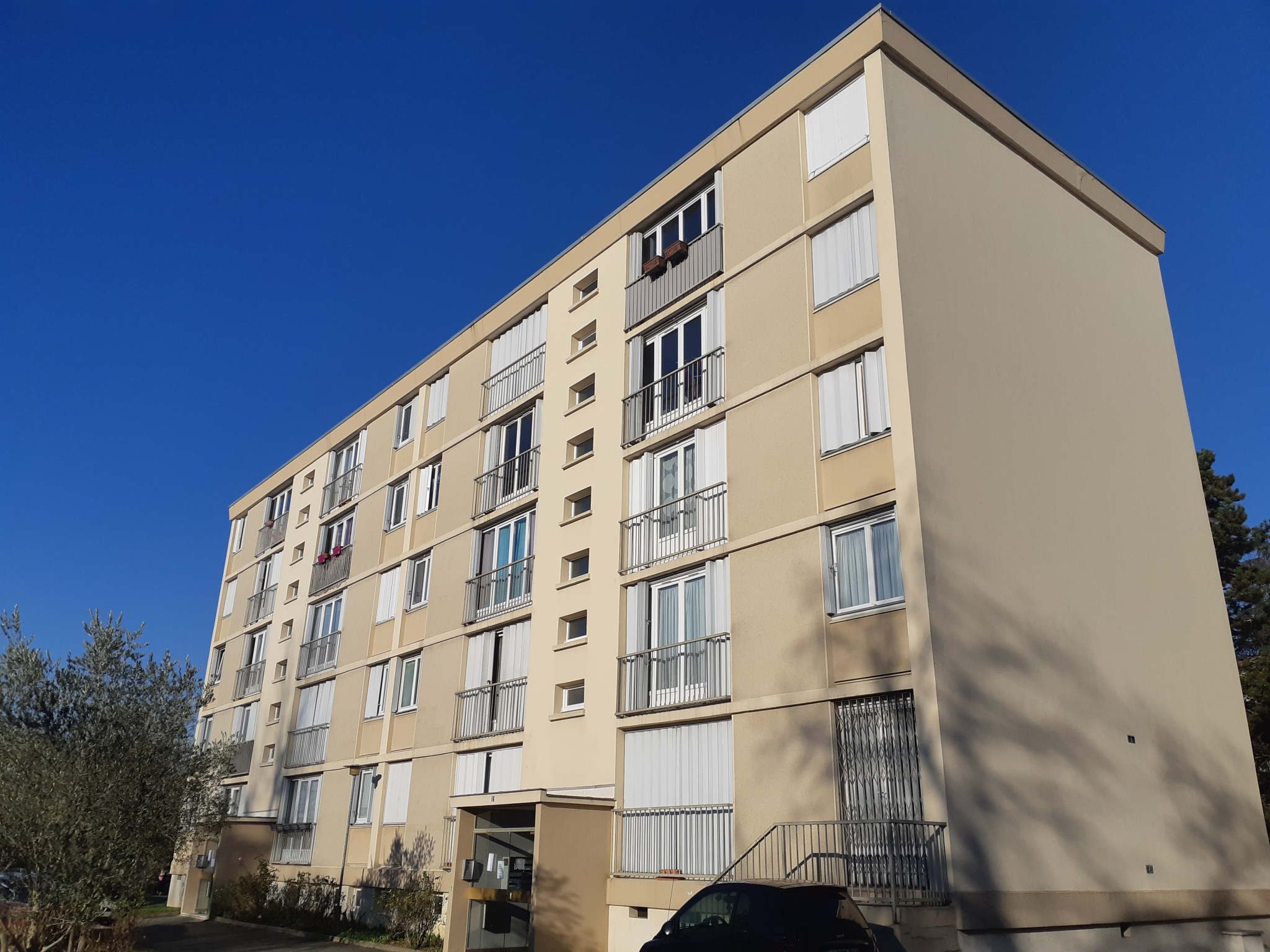 Appartement 1 pièce - 30m² - LE PLESSIS TREVISE