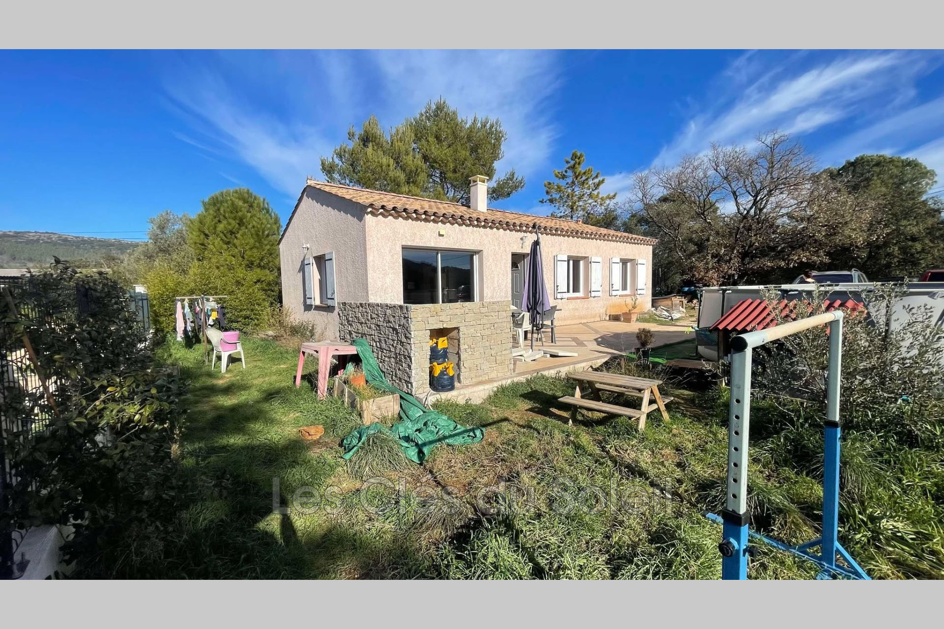 Maison 4 pièces - 81m² - STE ANASTASIE SUR ISSOLE