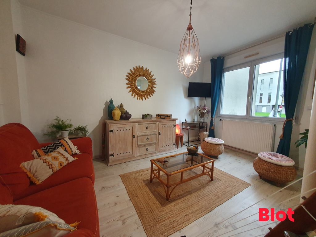 Maison 5 pièces - 87m² - FOUGERES