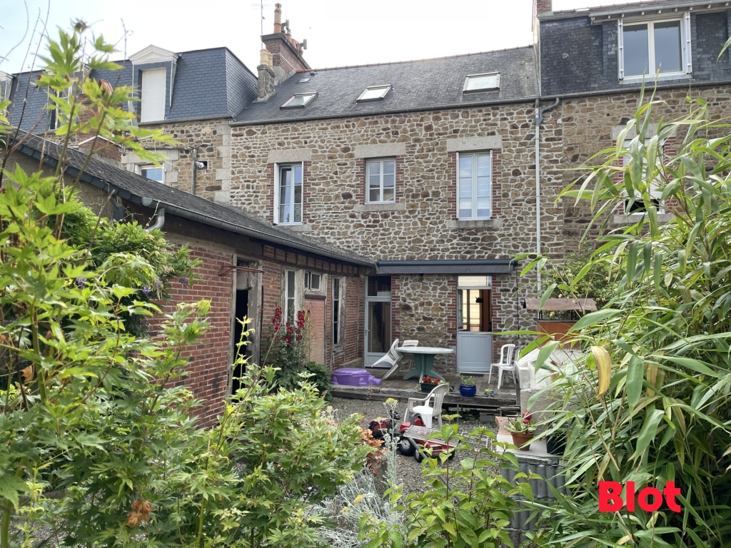 Maison 7 pièces - 181m² - FOUGERES