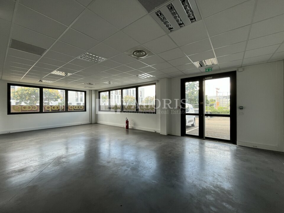 Local industriel  - 171m² - LYON  - 7ème