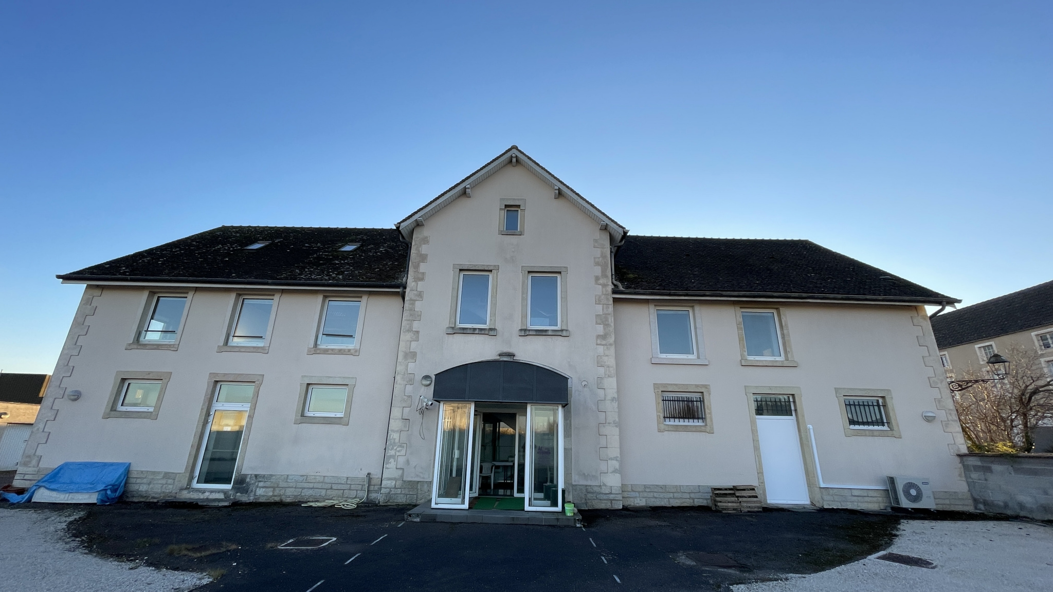 Local Professionnel  - 338m² - BEAUNE