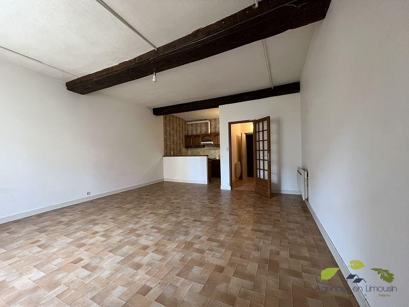 Appartement 2 pièces - 69m² - ST LEONARD DE NOBLAT