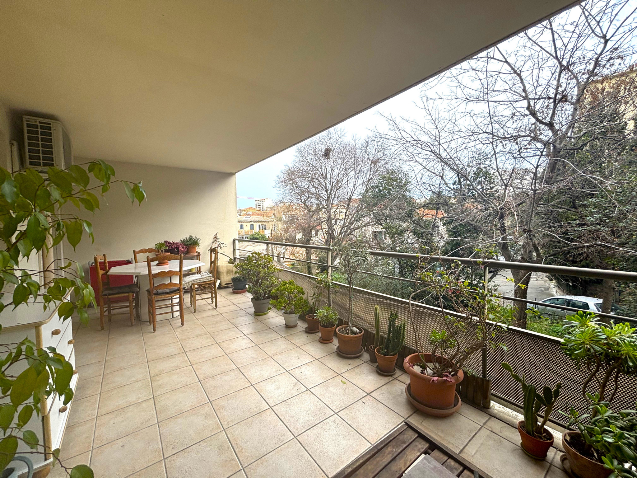 Appartement 4 pièces - 84m² - MARSEILLE  - 4ème