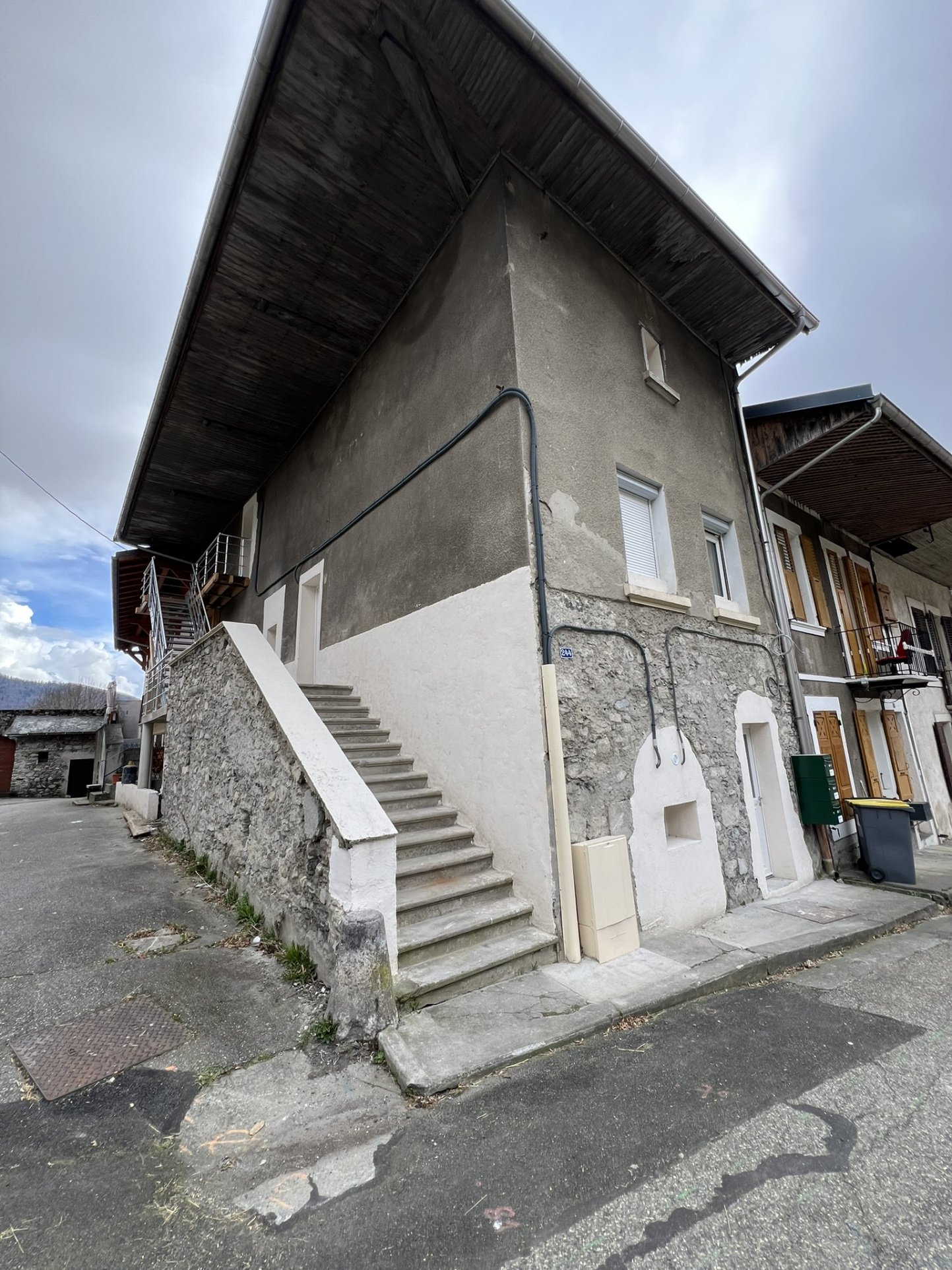 Immeuble  - 144m² - GRESY SUR ISERE