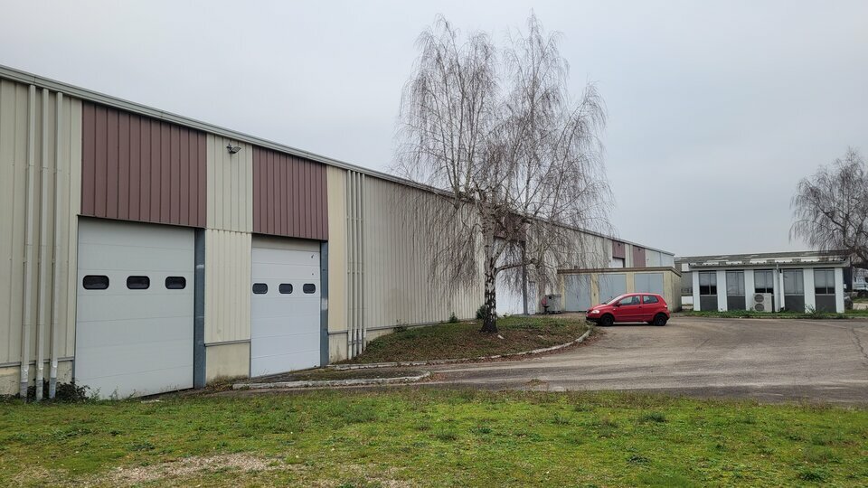 Local industriel  - 4 027m² - OISSEL