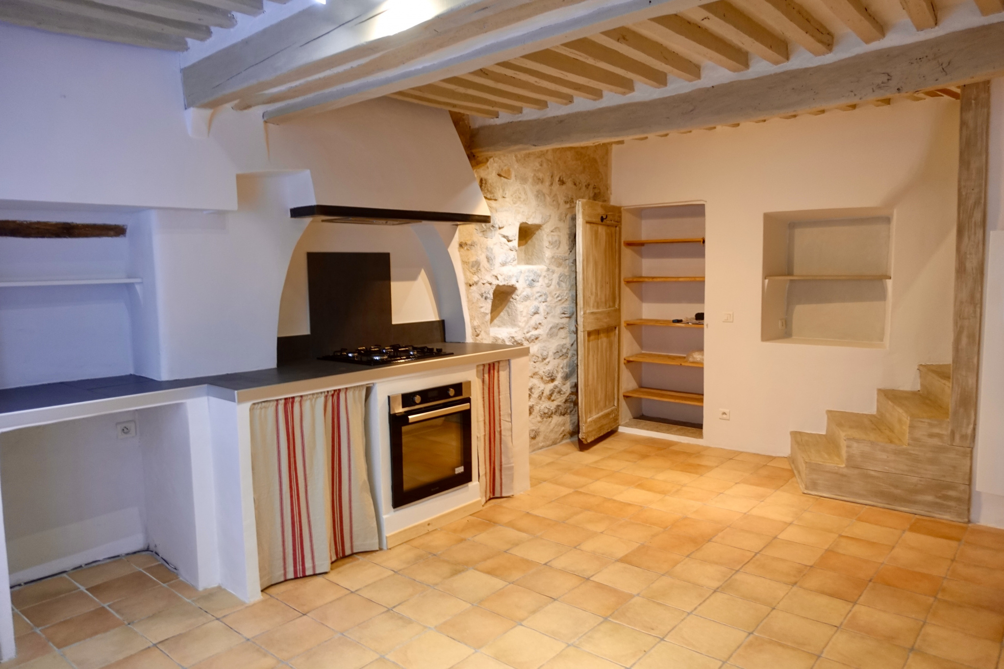 Maison 2 pièces - 46m² - VITROLLES EN LUBERON