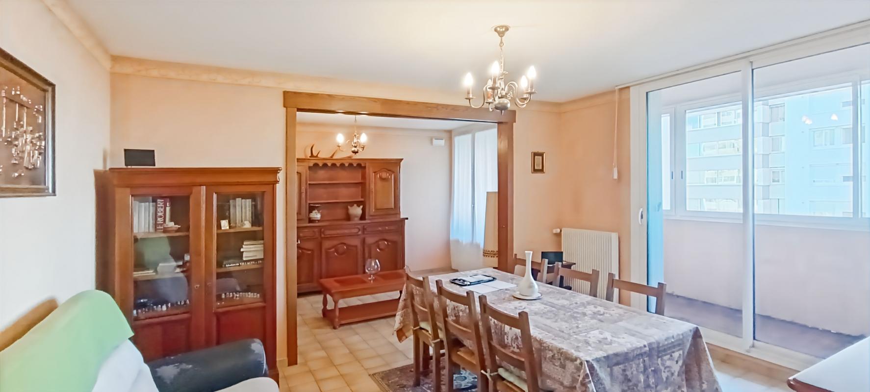 Appartement 3 pièces - 69m² - ST PIERRE DES CORPS