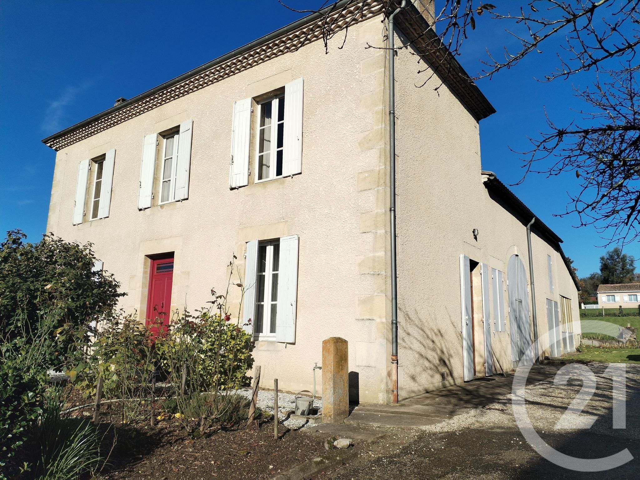 Maison 4 pièces - 131m² - ST PIERRE D AURILLAC