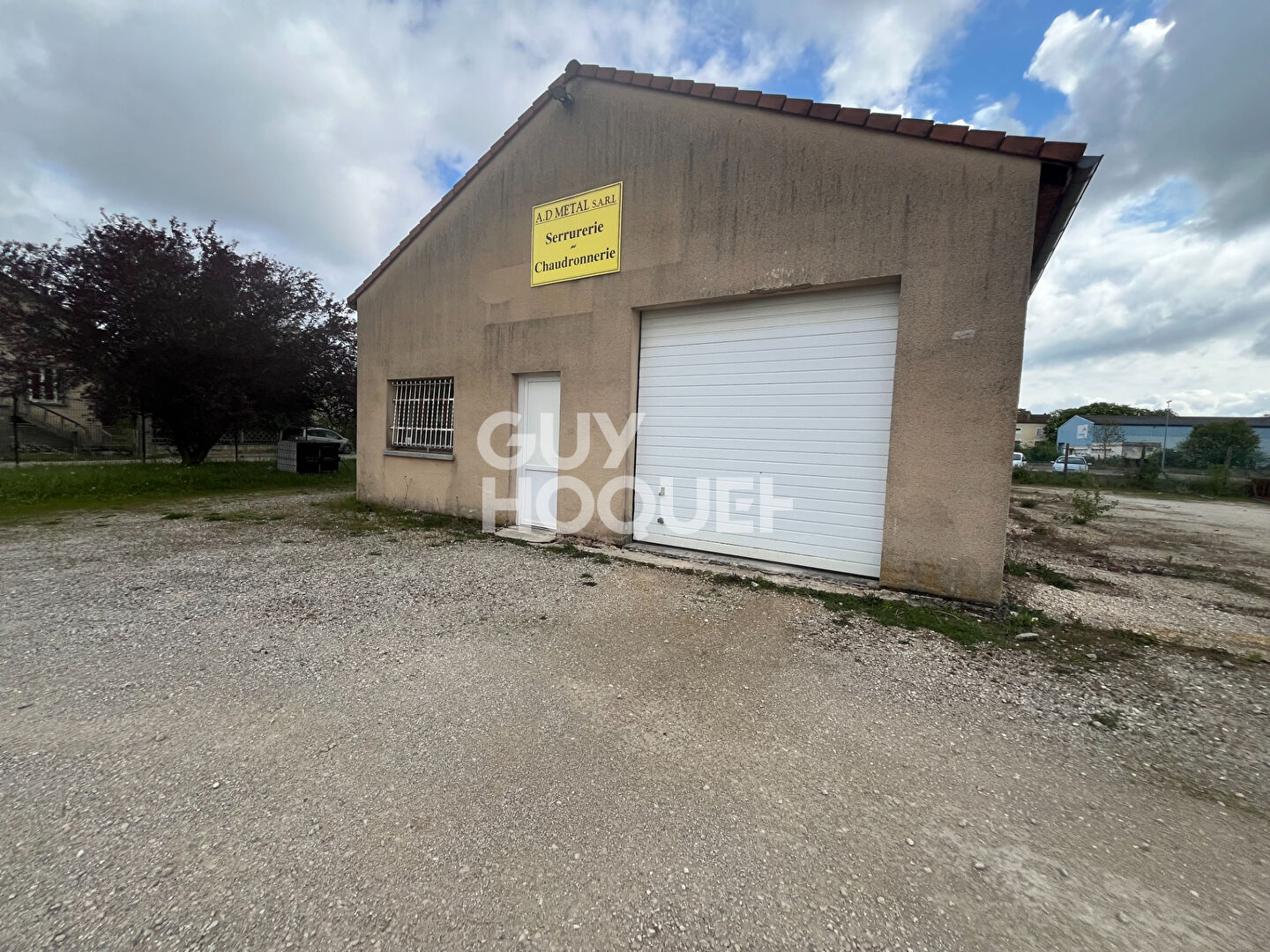 Local industriel  - 135m² - CHEMILLY SUR YONNE